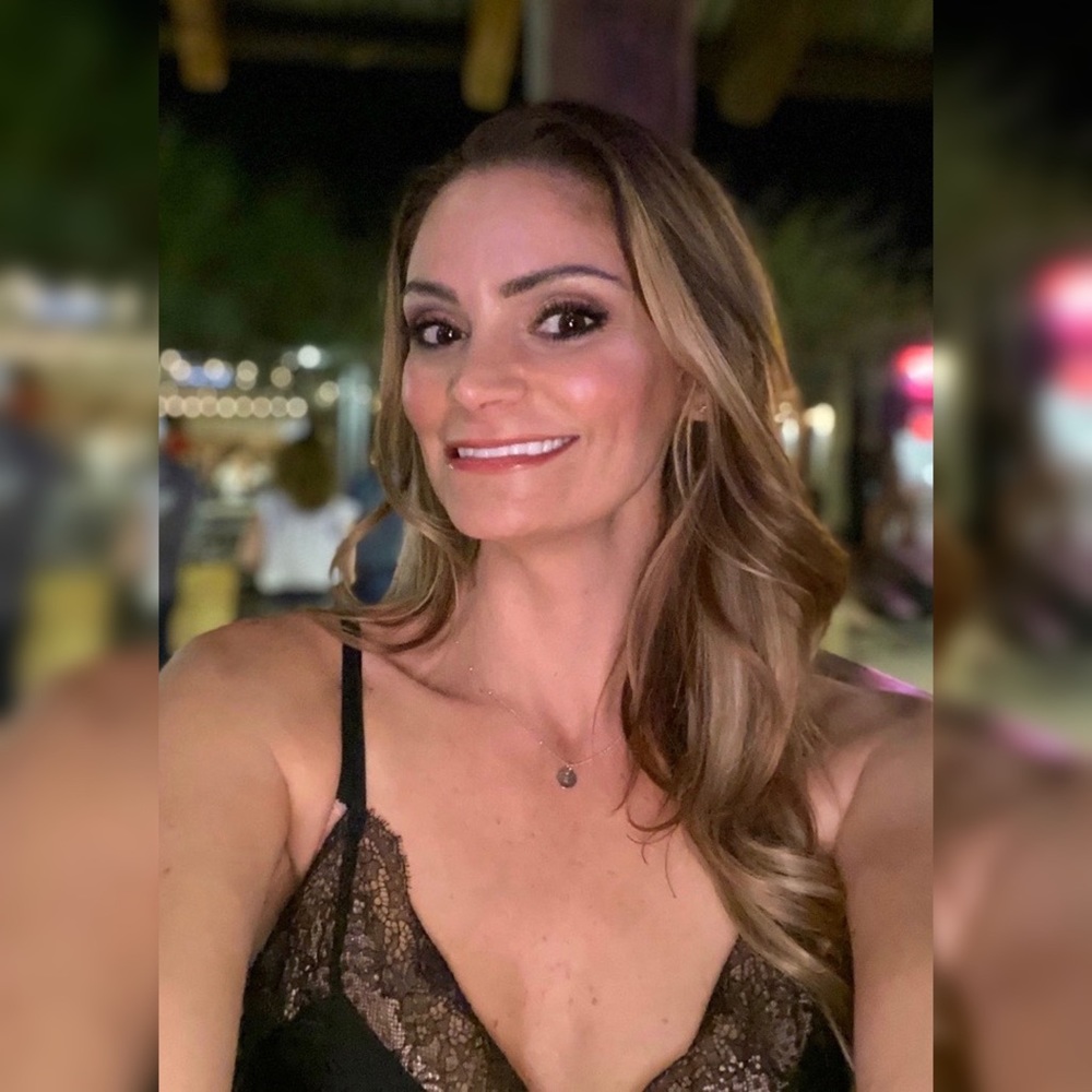 Meet the Posher, Mandy J